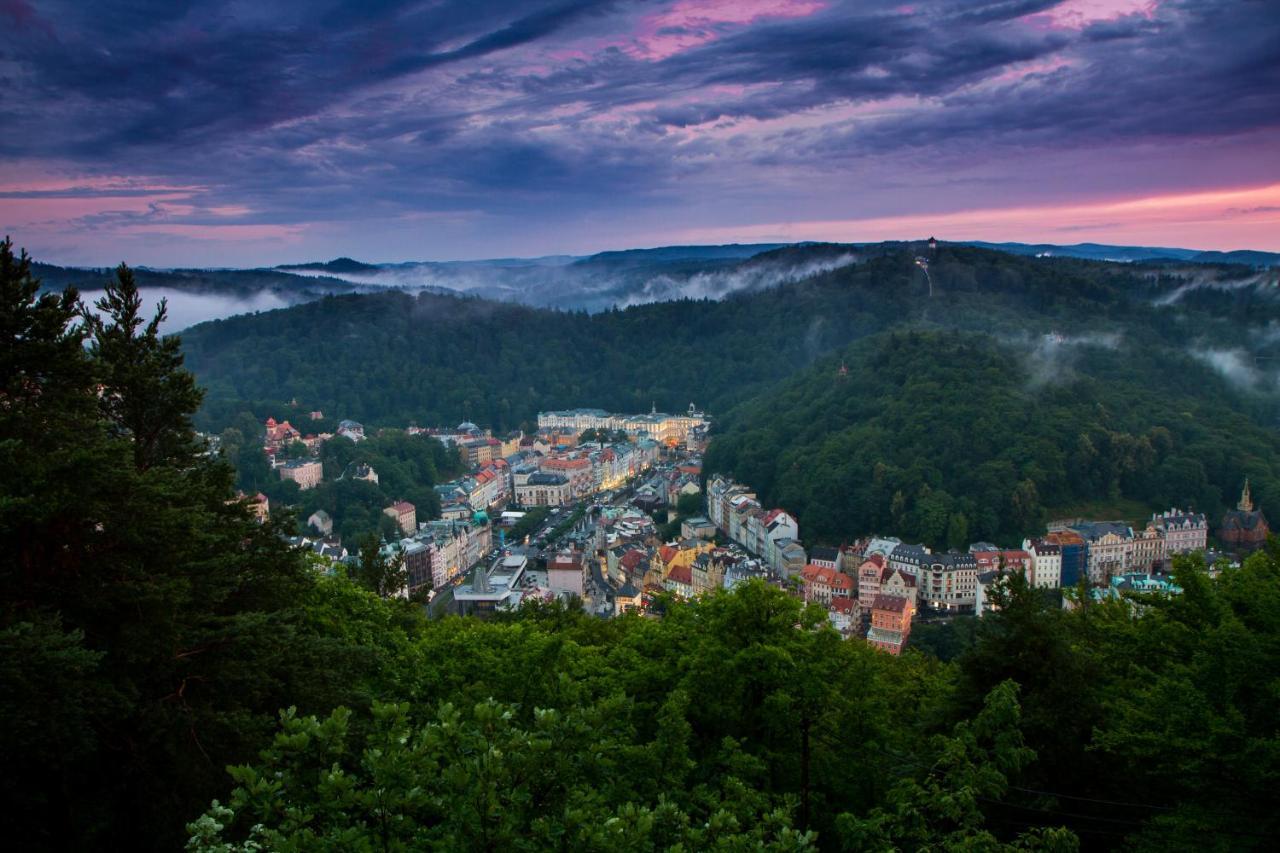 Apartments Menuet Karlovy Vary Exteriér fotografie